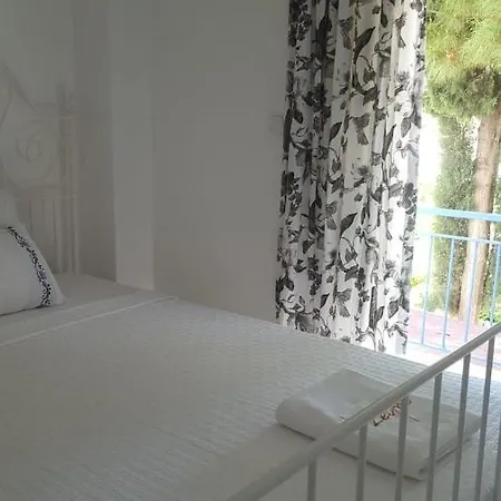 Fullmoon Room's Hotel Çeşme