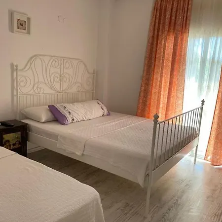 Fullmoon Room's