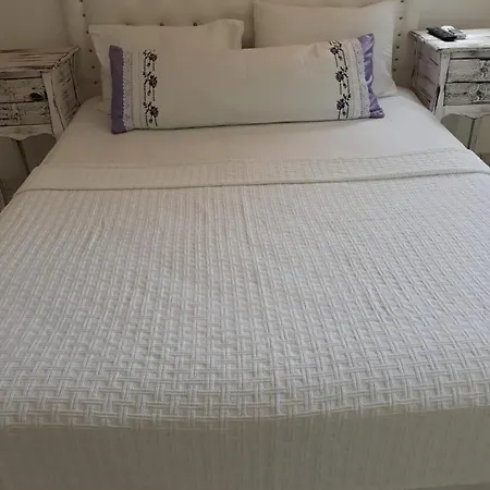 Fullmoon Room's Cesme